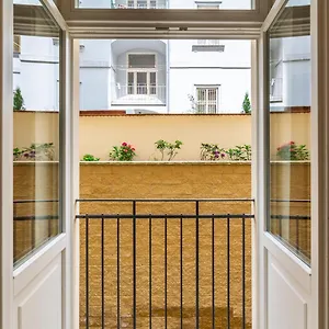 Ξενοδοχείο με διαμερίσματα Petrin Tower, Πράγα